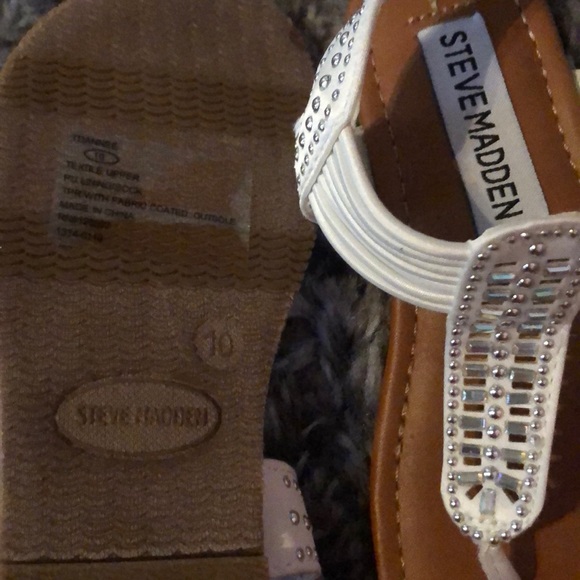 Sandals - Picture 2 of 2